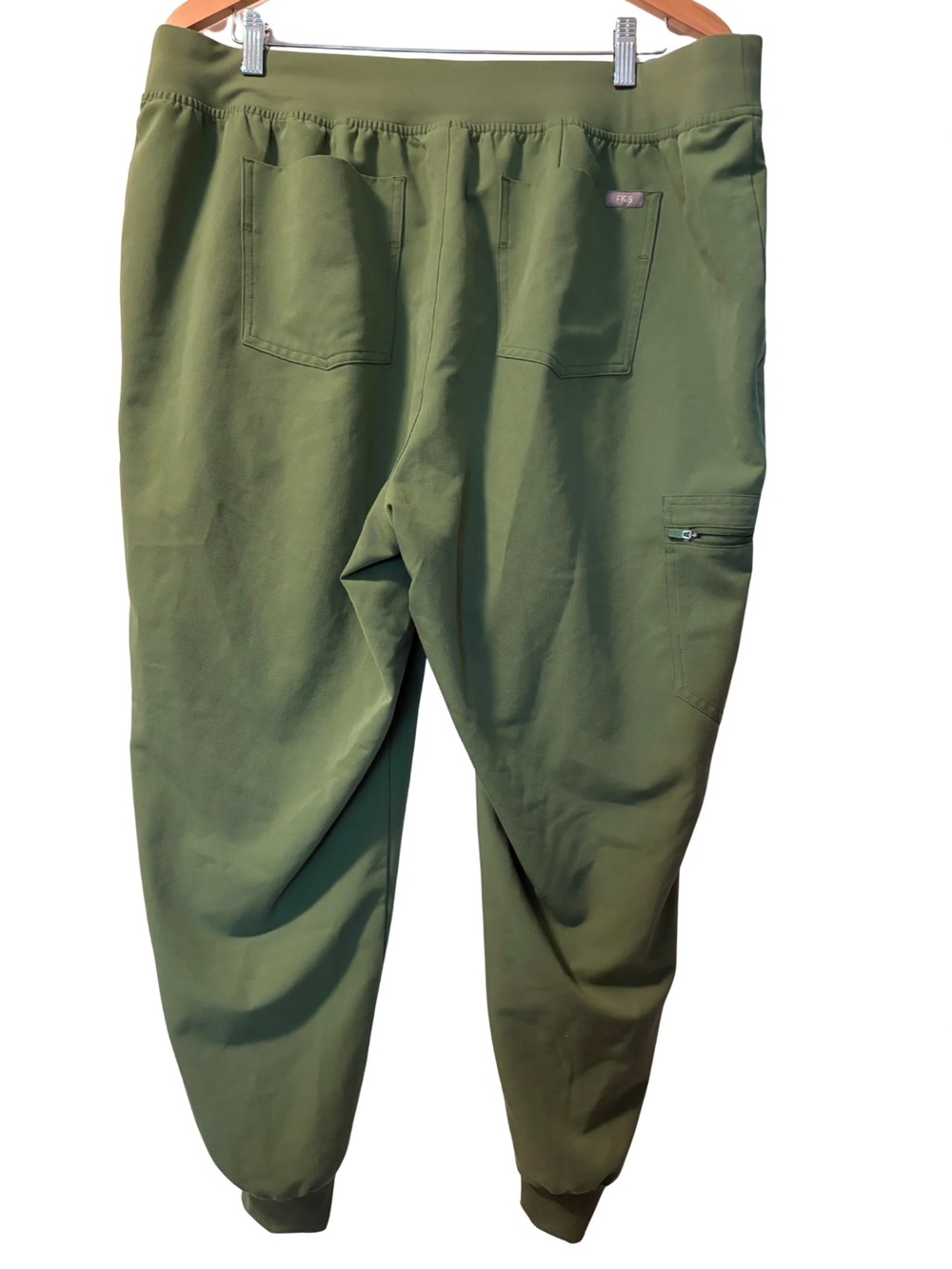 FIGS Zamora High-Rise Jogger Scrub Pant in Fern - Picture 4 of 4